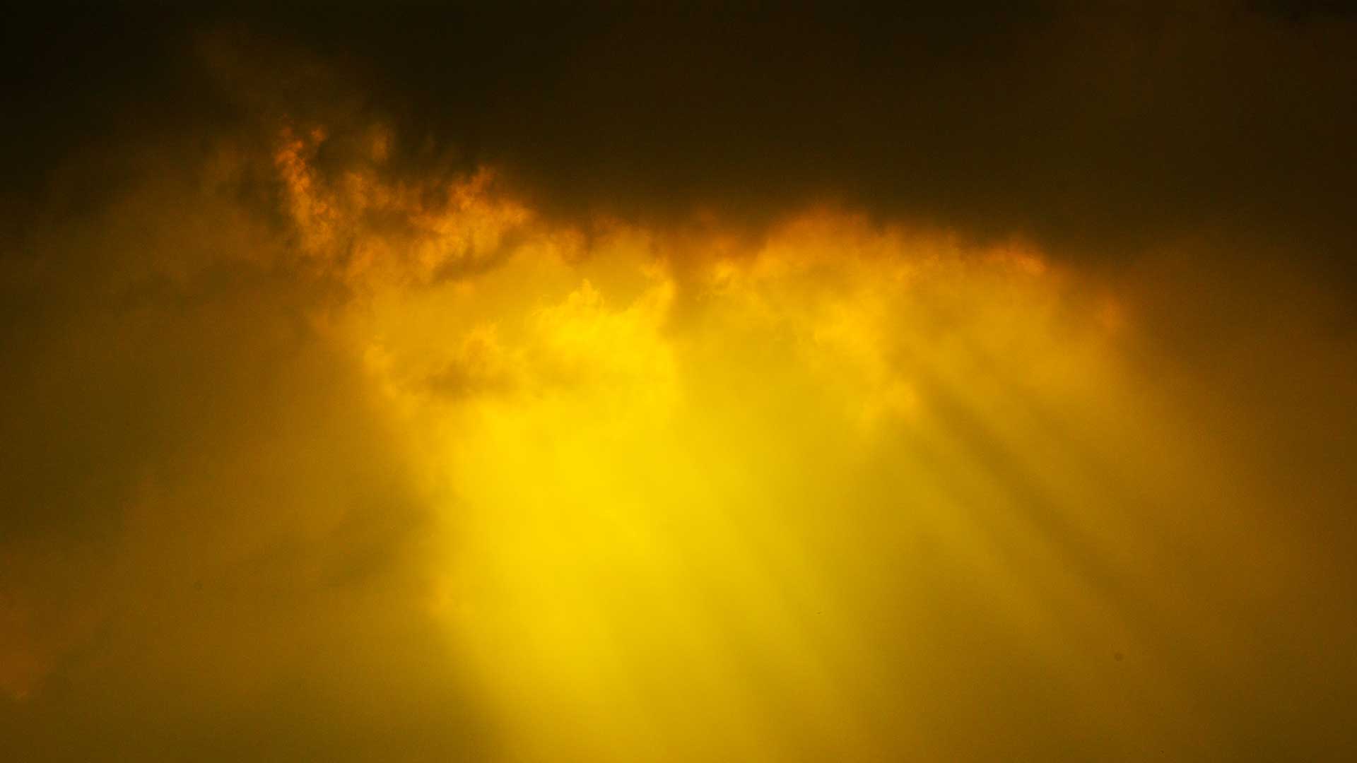 上帝从未应许凡事顺利，但应许了与我们同在